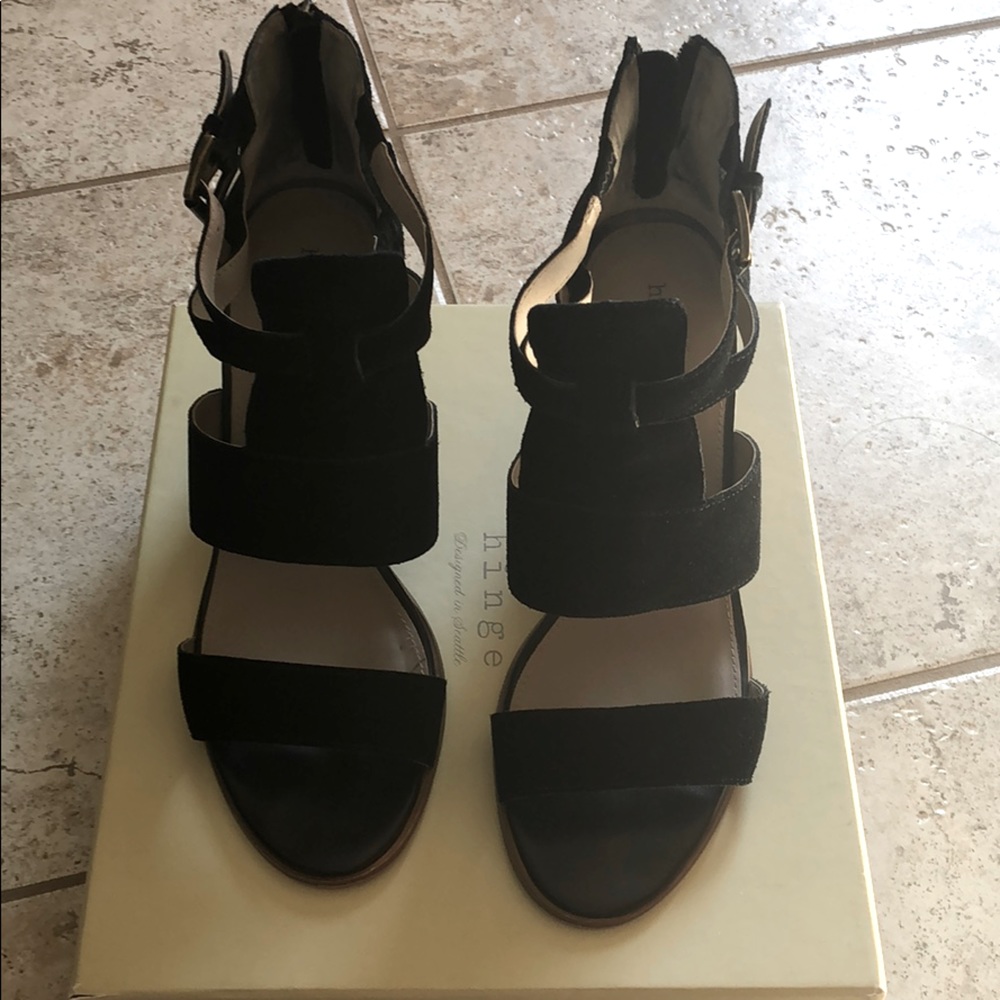 Suede heeled shoes